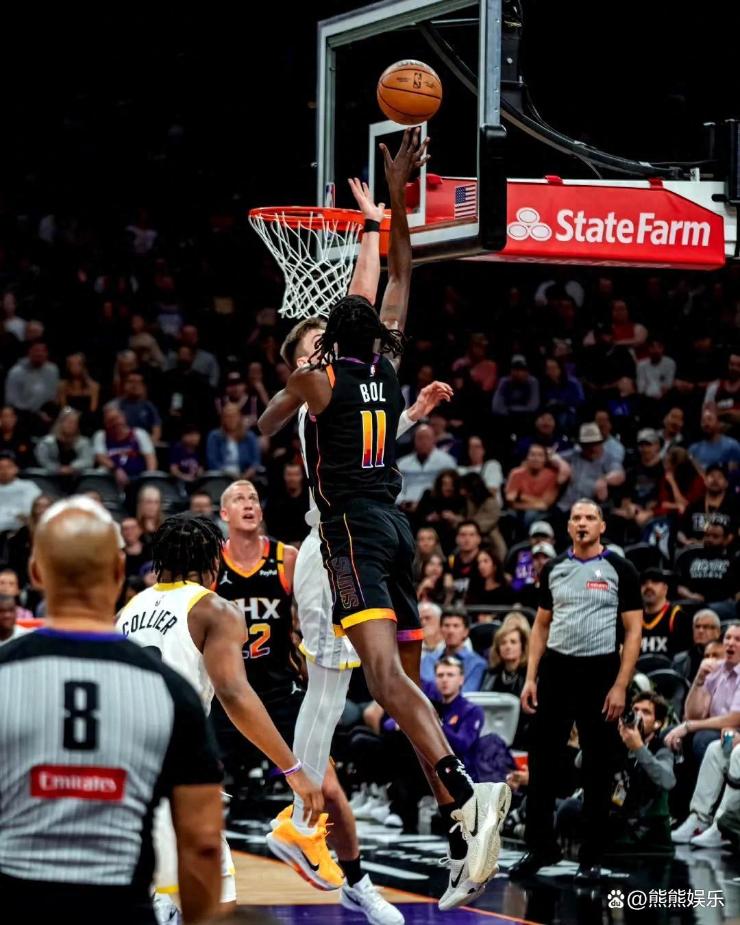 马刺两分险胜雷霆,连续三场告捷升至西部前四 马刺两分险胜雷霆,连续三场告捷升至西部前四