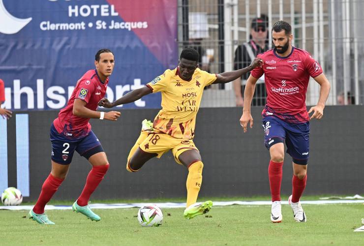 南安普敦主场大捷,坚挺保级关键一战的简单介绍 南安普敦主场大捷,坚挺保级关键一战的简单介绍