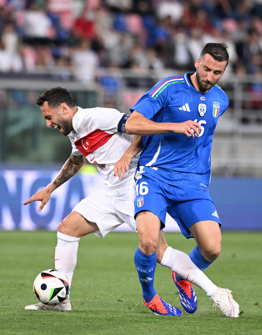 意大利队实力过人,欧洲足球赛事亮相 意大利队实力过人,欧洲足球赛事亮相