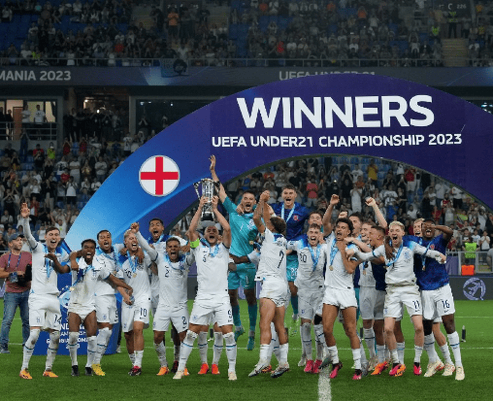 包含阿尔及利亚队备战欧洲资格赛,全力以赴的词条 包含阿尔及利亚队备战欧洲资格赛,全力以赴的词条