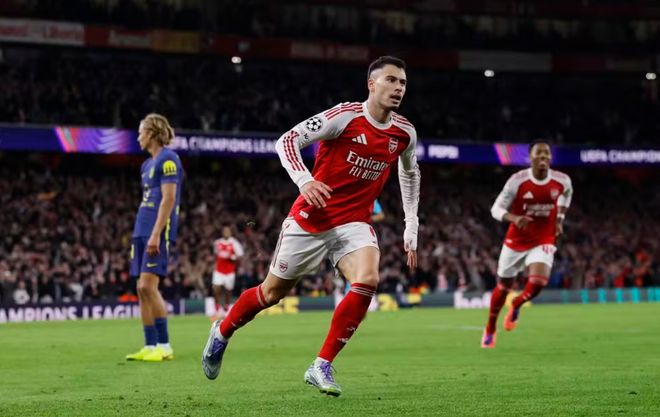 哥伦比亚轻取瑞典，马丁内利扛起全队