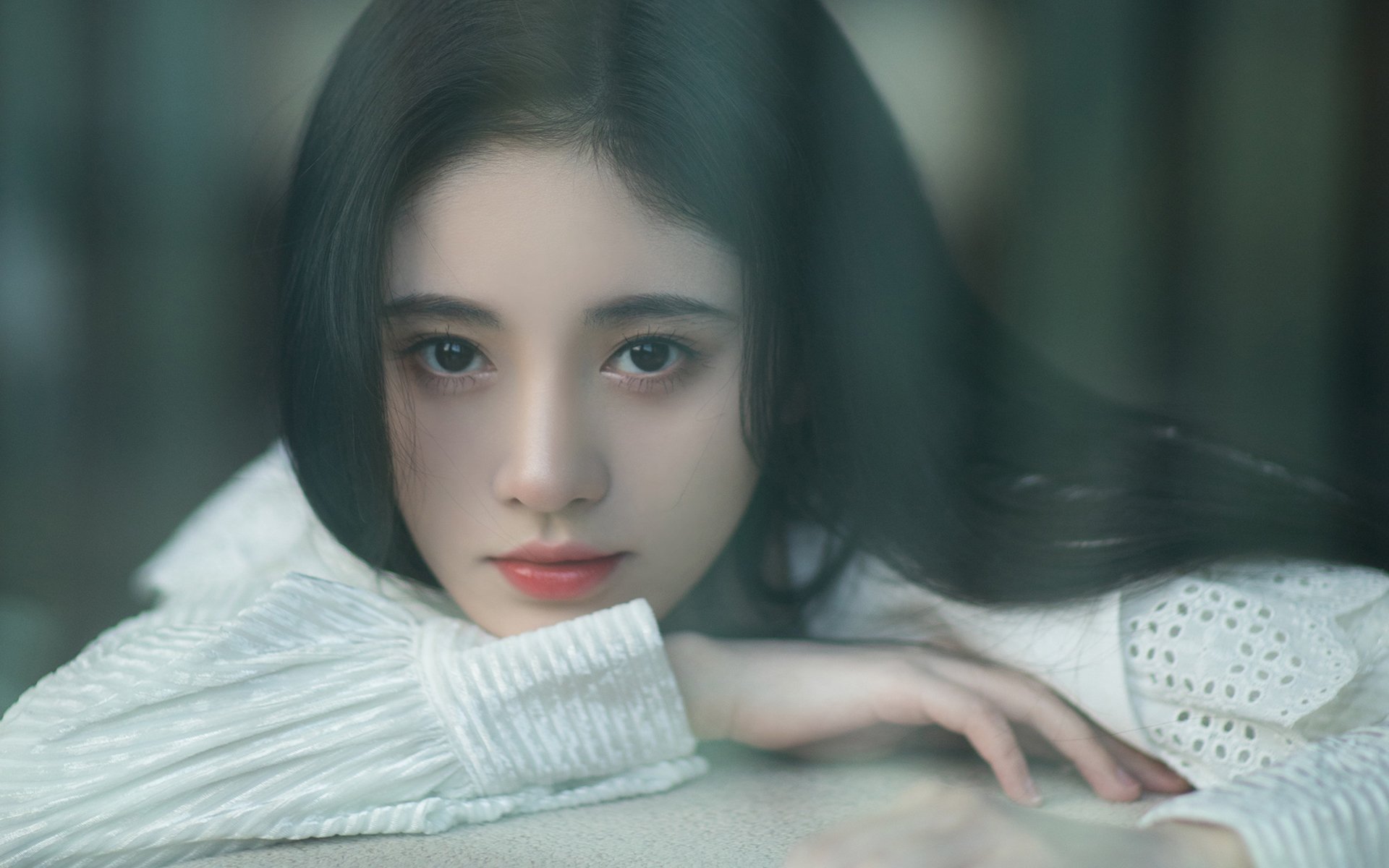 保罗在F1赛道助攻，字母哥在球场超车，两种赛场，同一种接管